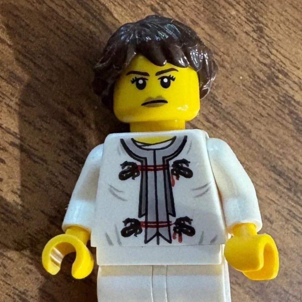 LEGO Ninjago Nya Minifigure White Outfit Dragon Print Braided Hair 2011 Martial